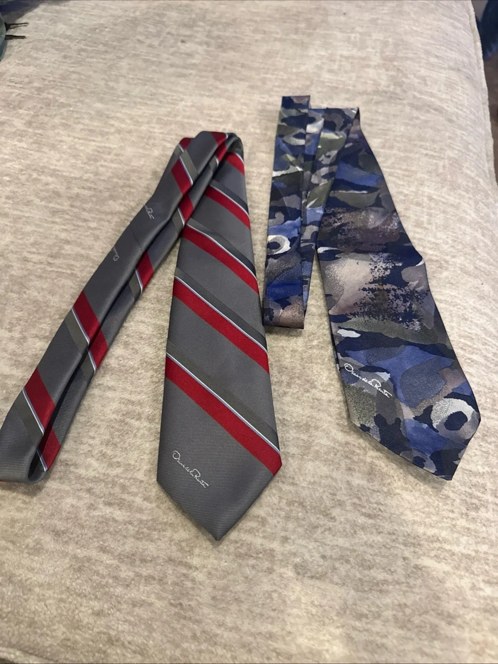 Bundle Oscar de la Renta Gray & Red Striped Tie with Blue Camouflage Tie